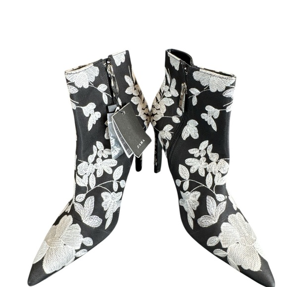 ZARA Black Embroidered Ankle Boots w/4” Heel, Size 9. - Picture 9 of 15
